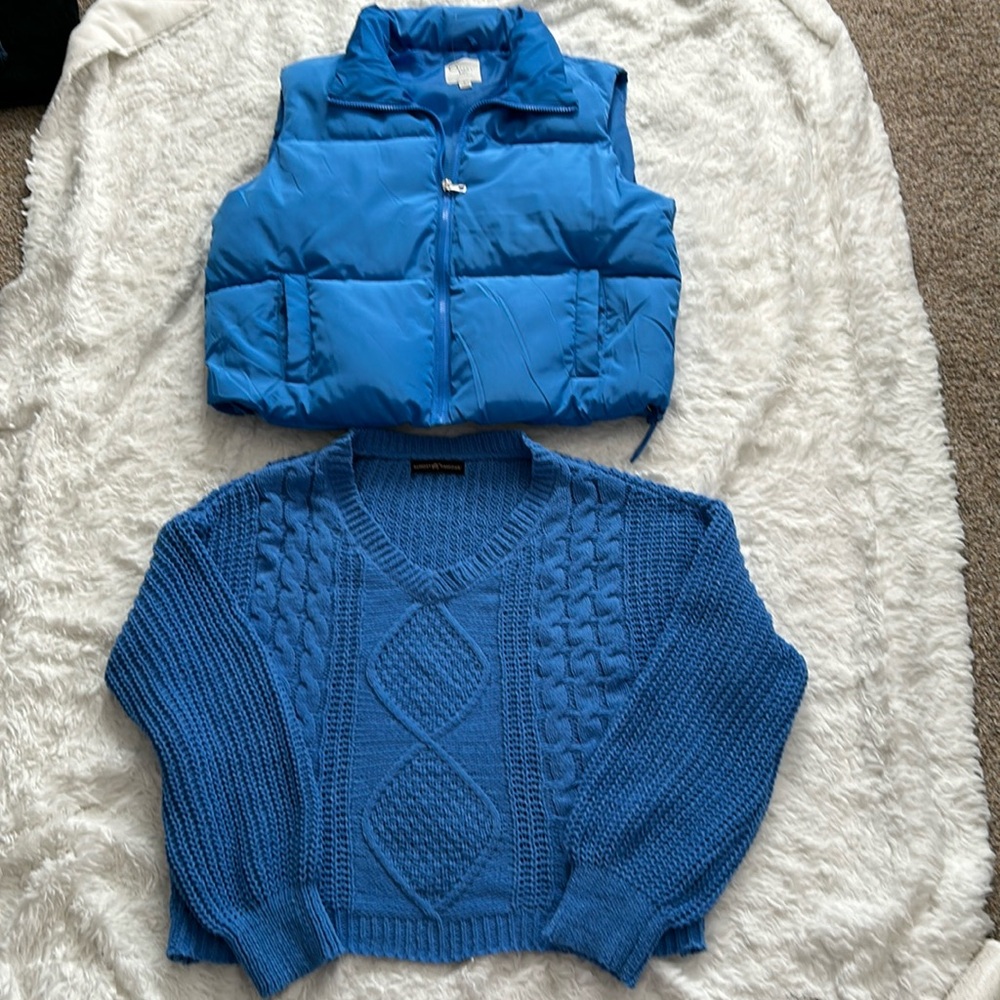Puffy short vest & sweater set sz: Large sky blue